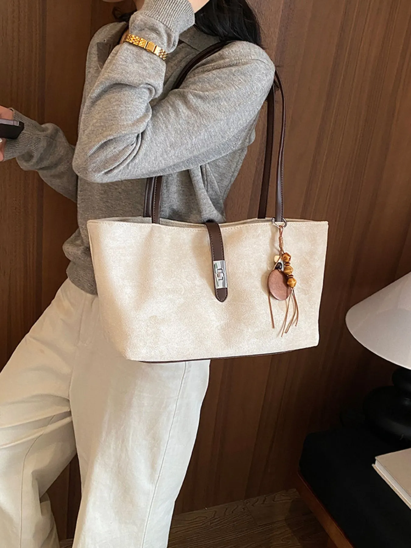 Buckle Detail Shoulder Bag