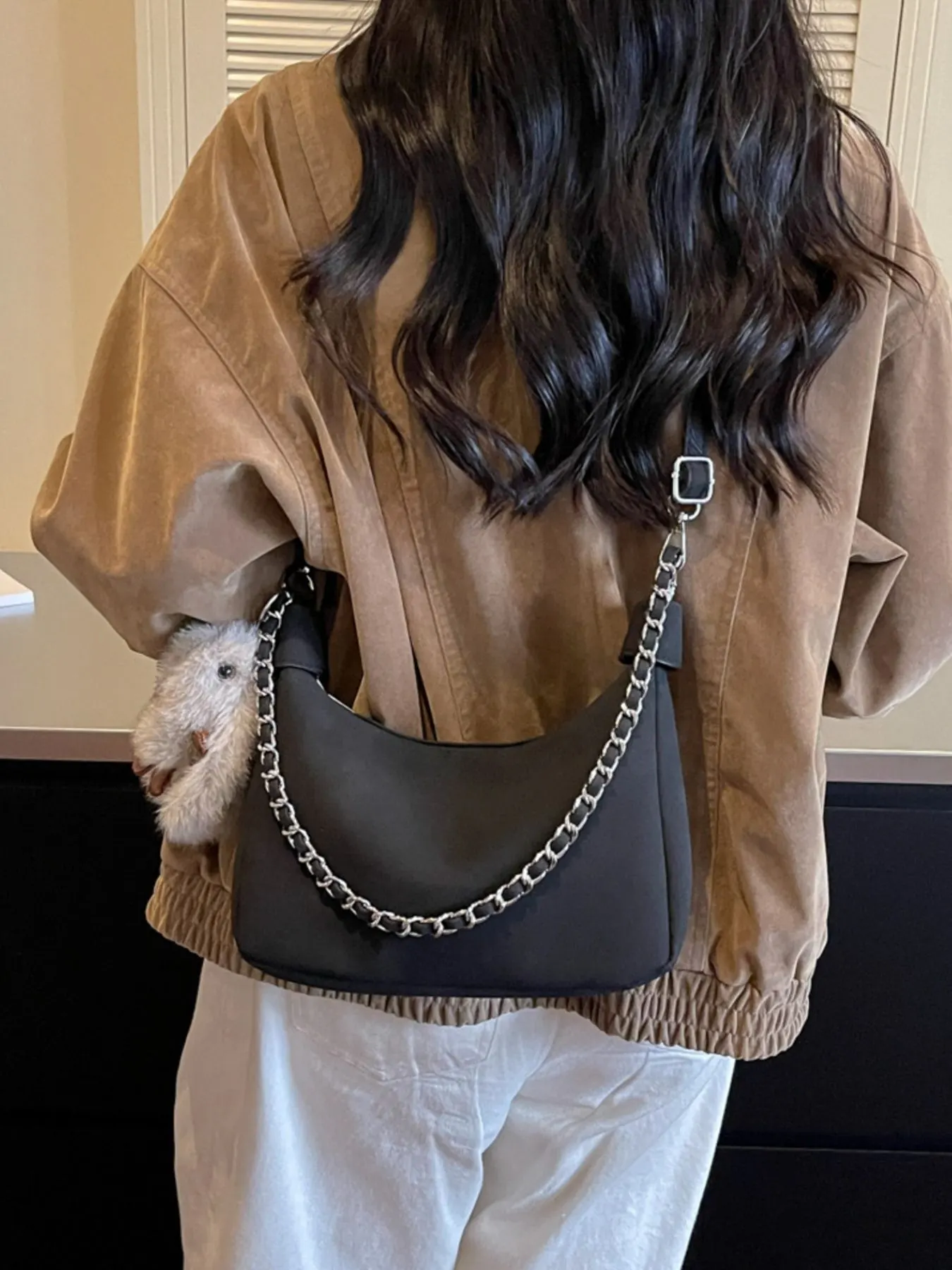 Chain Strap Shoulder Bag