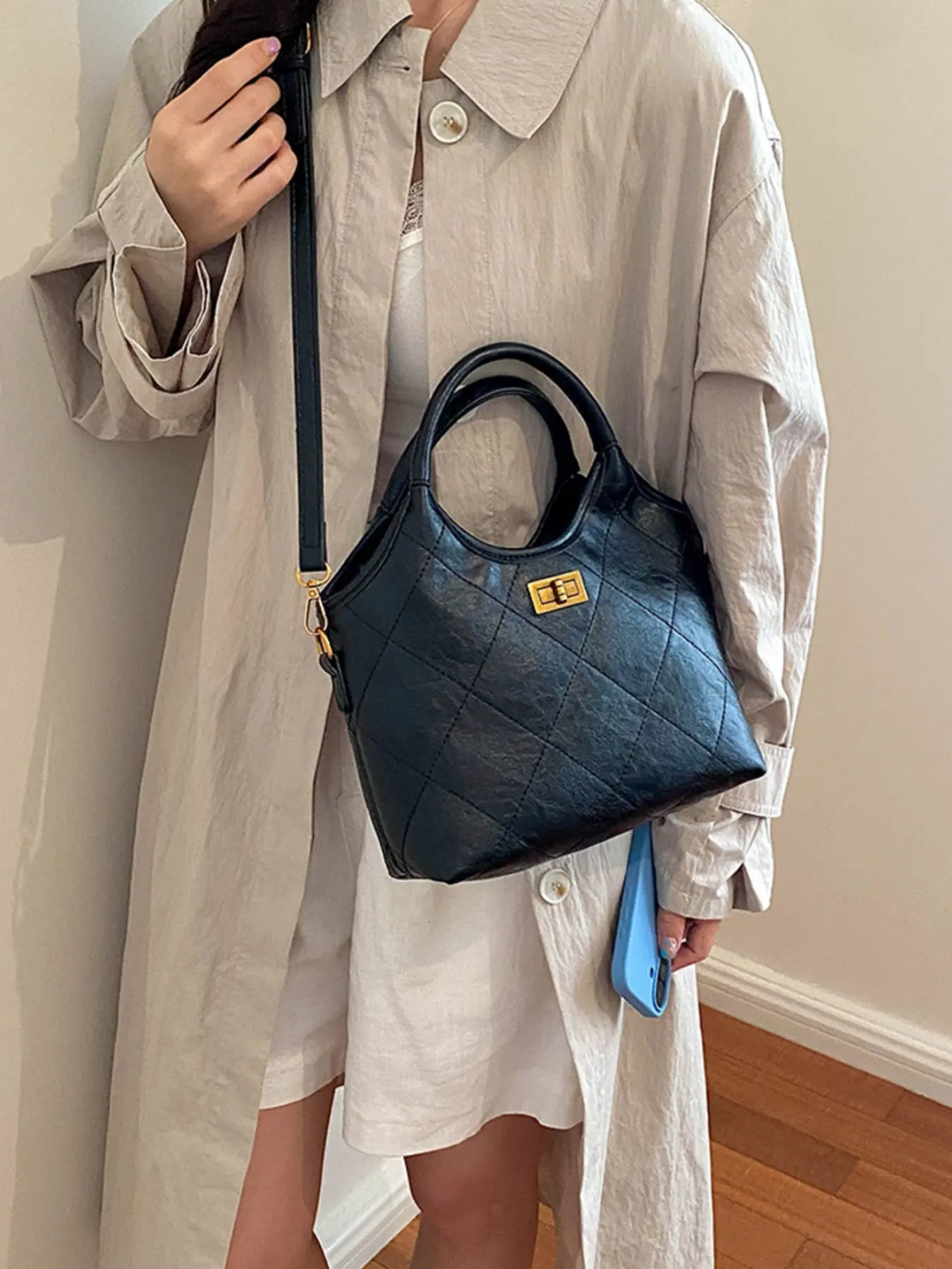 Classic Turn-Lock Closure Crossbody Bag